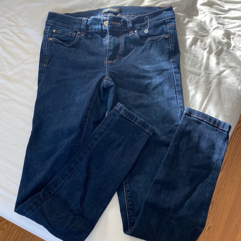 Dark wash skinny jeans